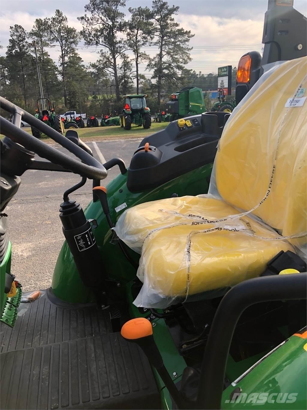 John Deere 5067E Trattori