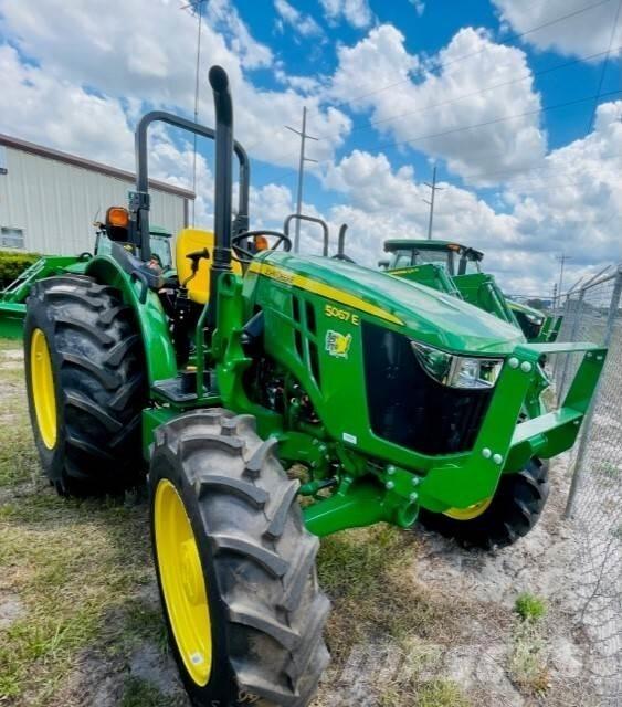 John Deere 5067E Trattori