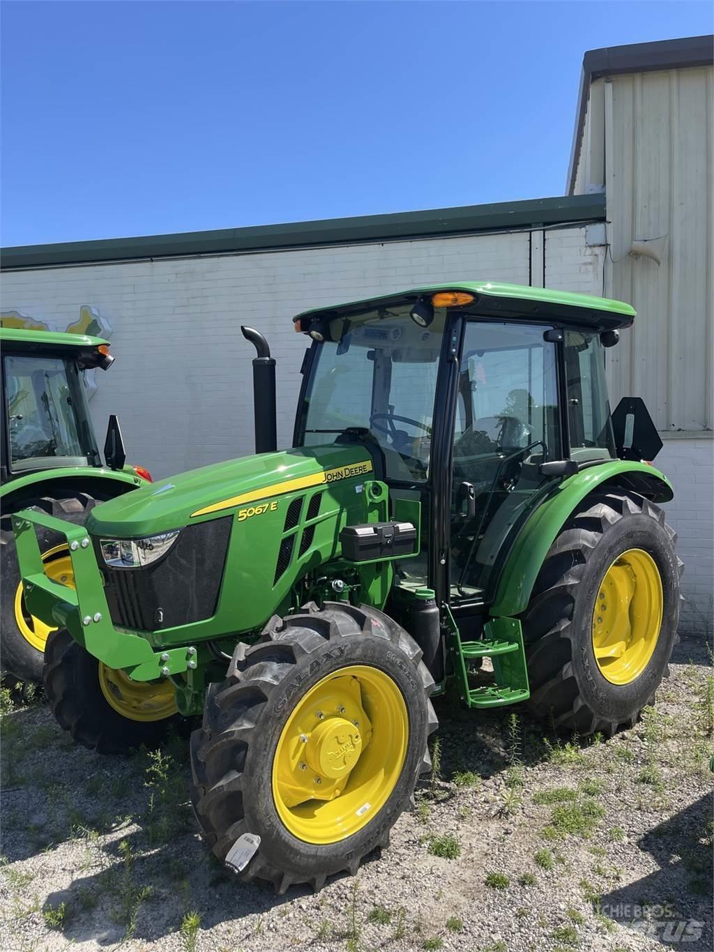 John Deere 5067E Trattori