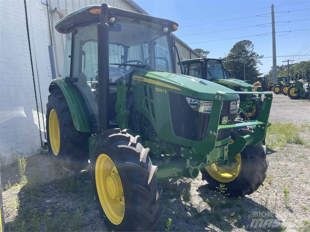 John Deere 5067E Trattori