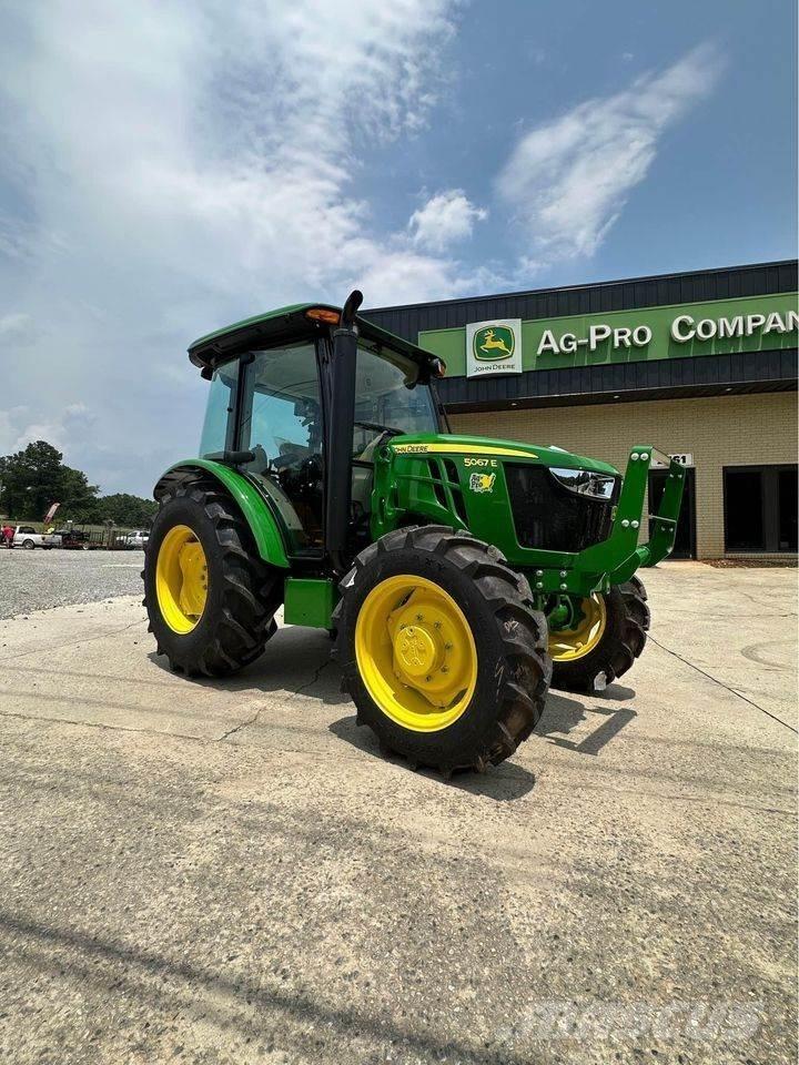 John Deere 5067E Trattori
