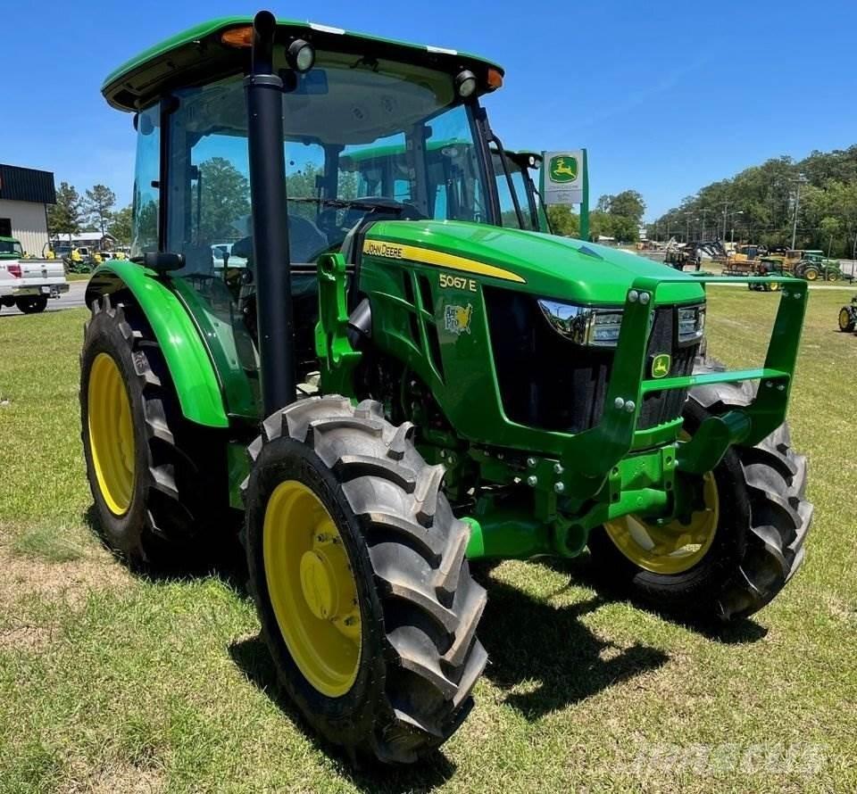 John Deere 5067E Trattori