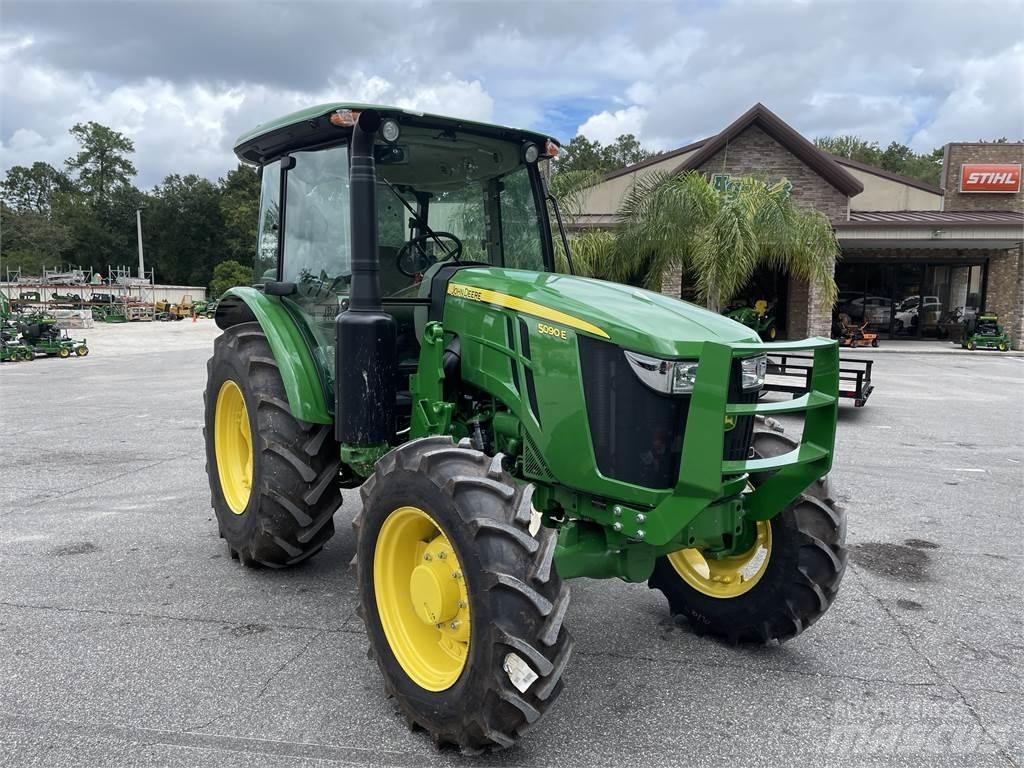 John Deere 5090E Trattori