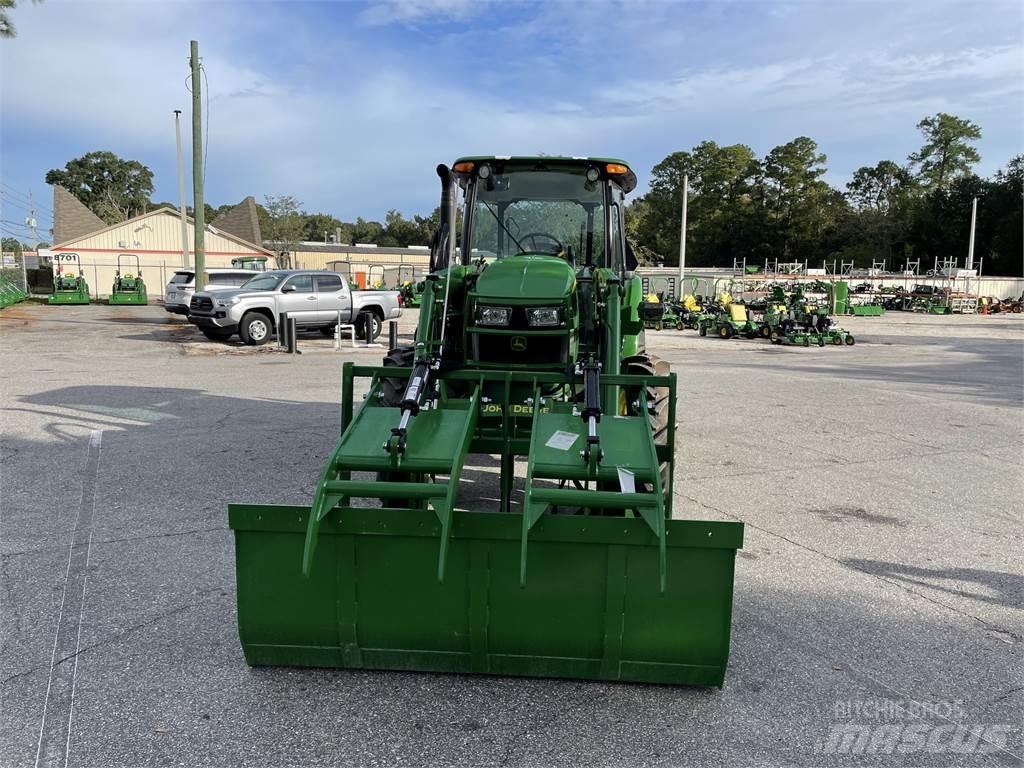 John Deere 5090E Trattori