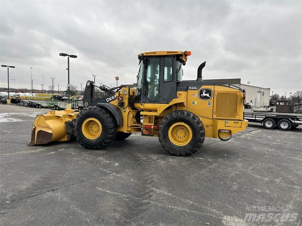 John Deere 524L Pale gommate