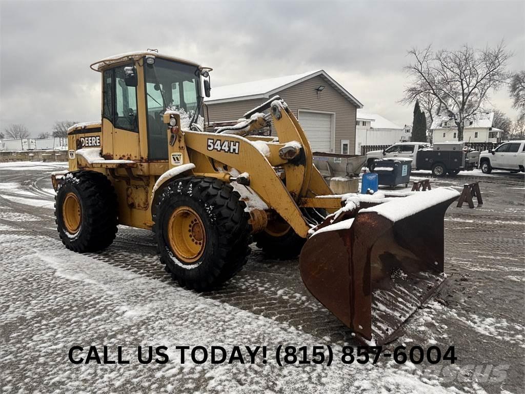 John Deere 544H Pale gommate