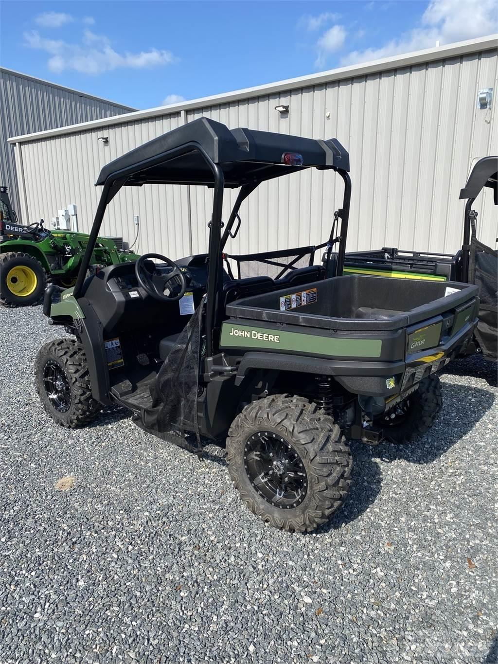 John Deere 590M Veicoli utilitari