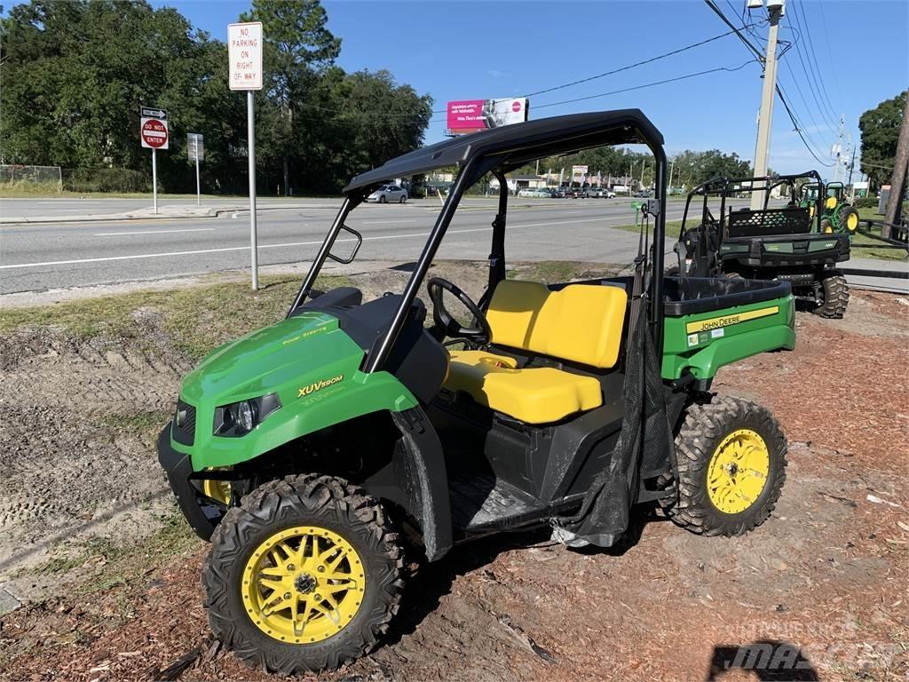 John Deere 590M Veicoli utilitari