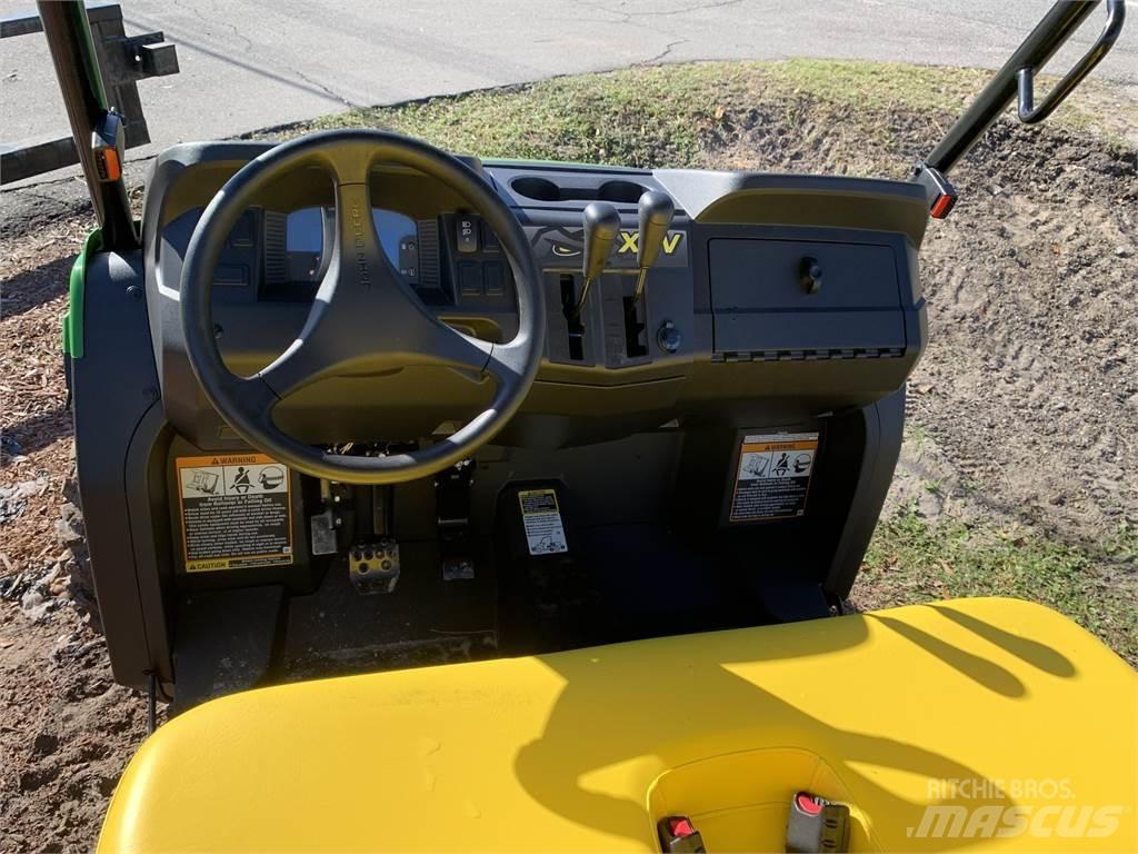 John Deere 590M Veicoli utilitari