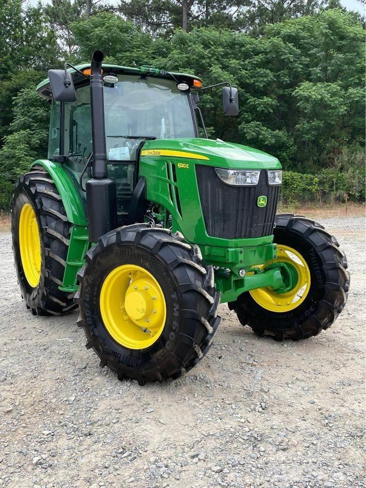 John Deere 6120E Trattori