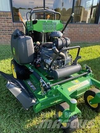 John Deere 636M Trattorini tagliaerba