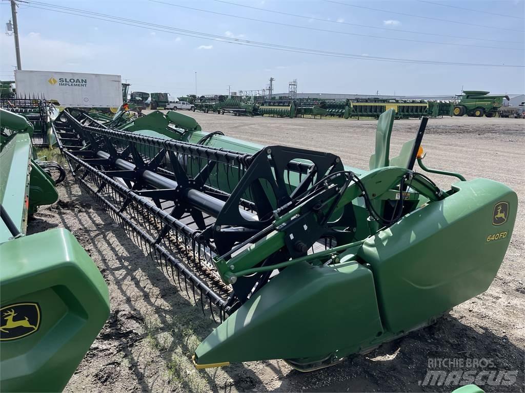 John Deere 640FD Accessori per mietitrebbiatrici