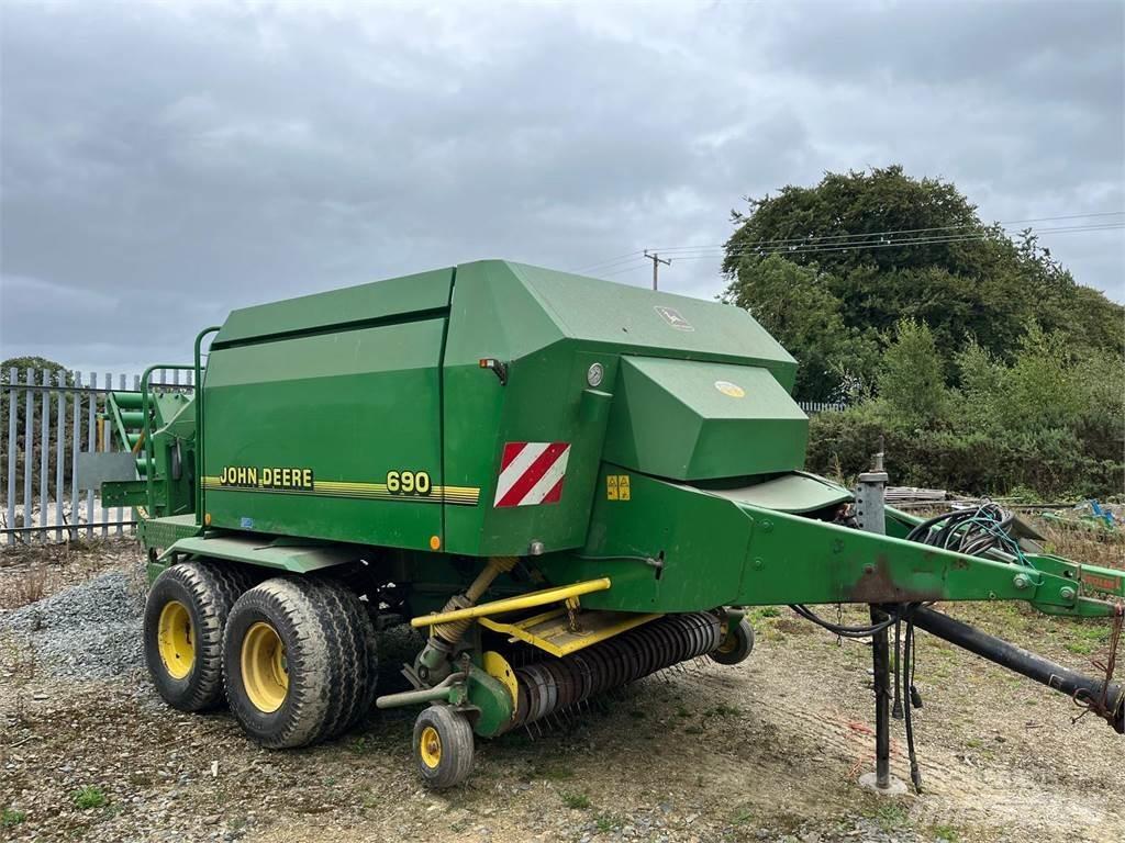 John Deere 690 Presse quadre