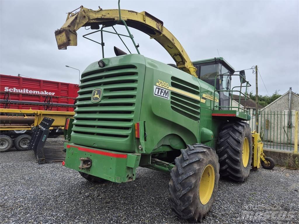 John Deere 7300 Falciatrinciatrici