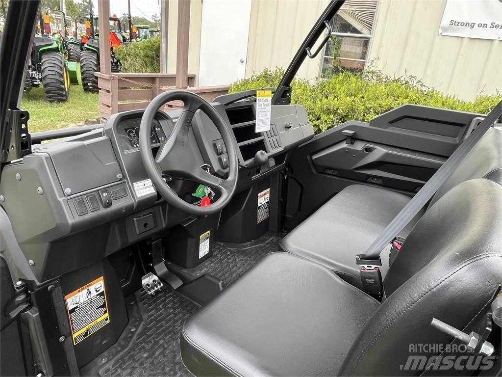 John Deere 835M Veicoli utilitari
