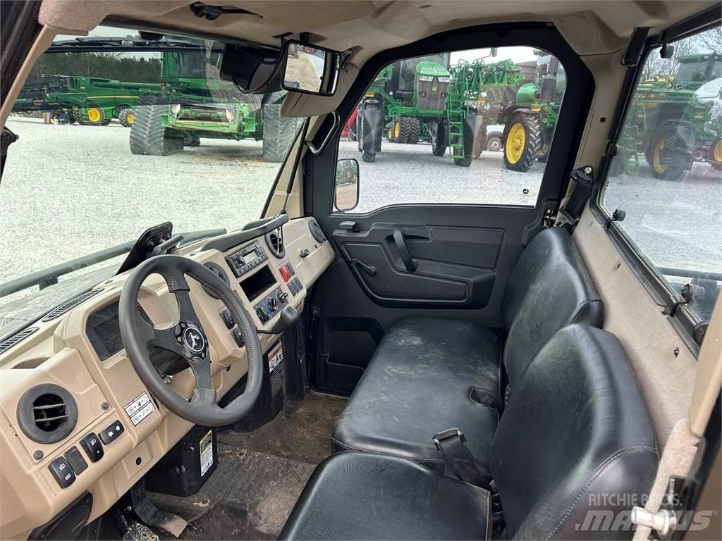 John Deere 835R Veicoli utilitari