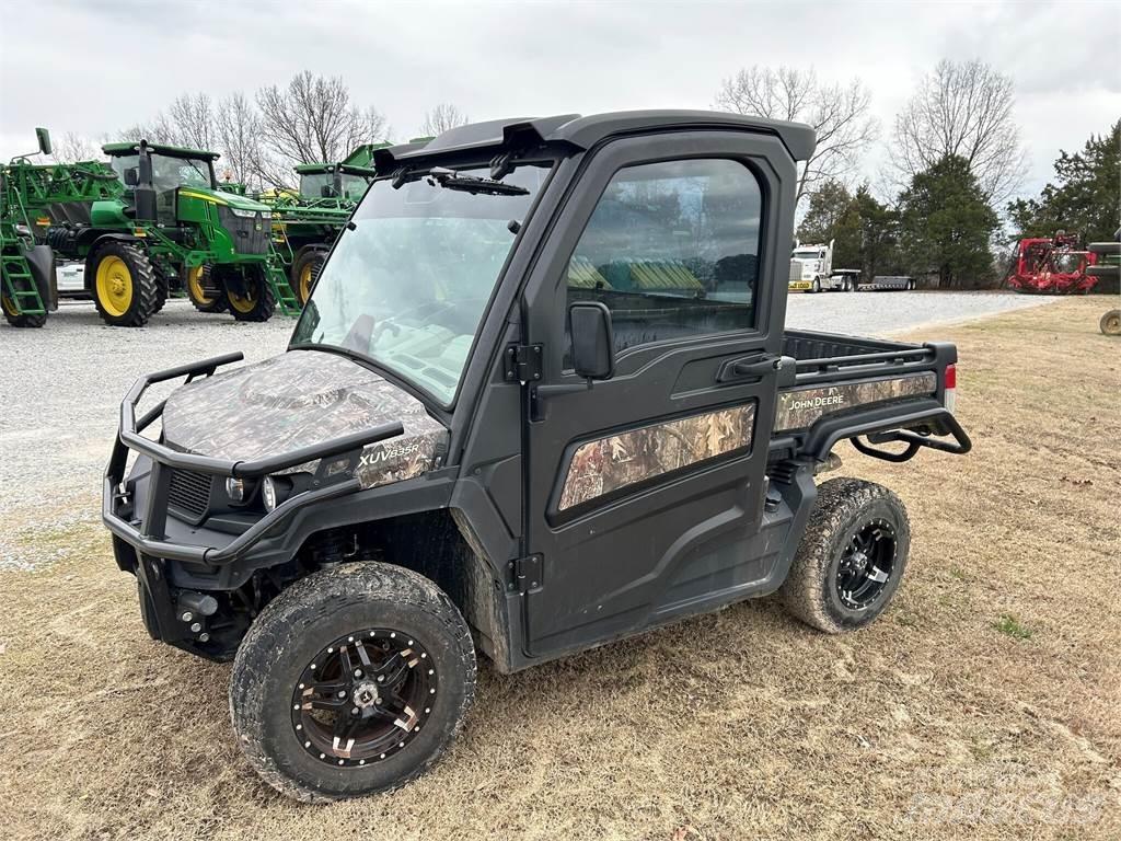 John Deere 835R Veicoli utilitari