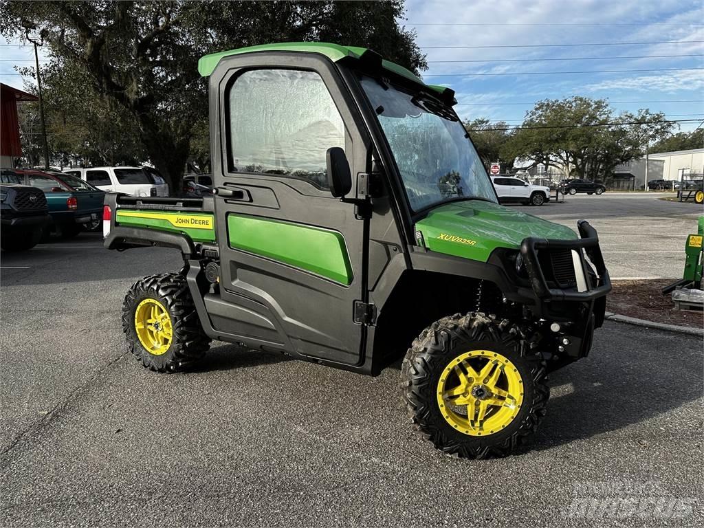 John Deere 835R Veicoli utilitari