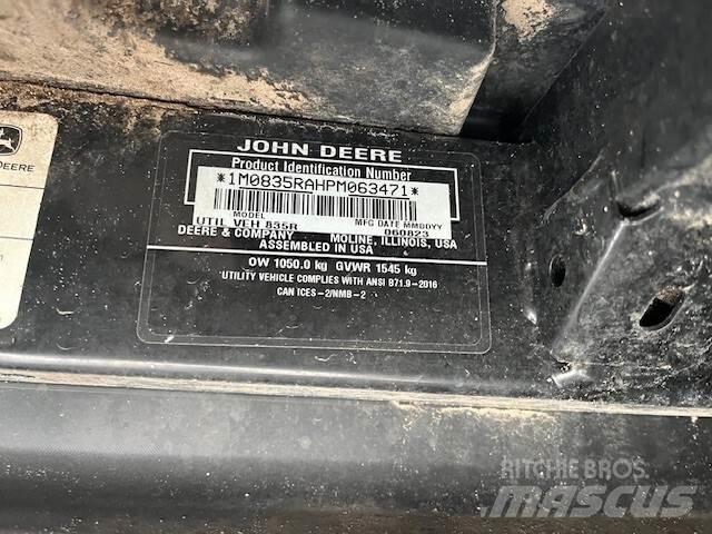 John Deere 835R Veicoli utilitari