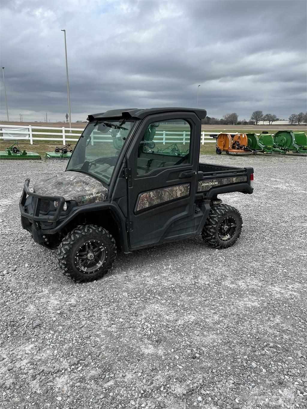John Deere 835R Veicoli utilitari
