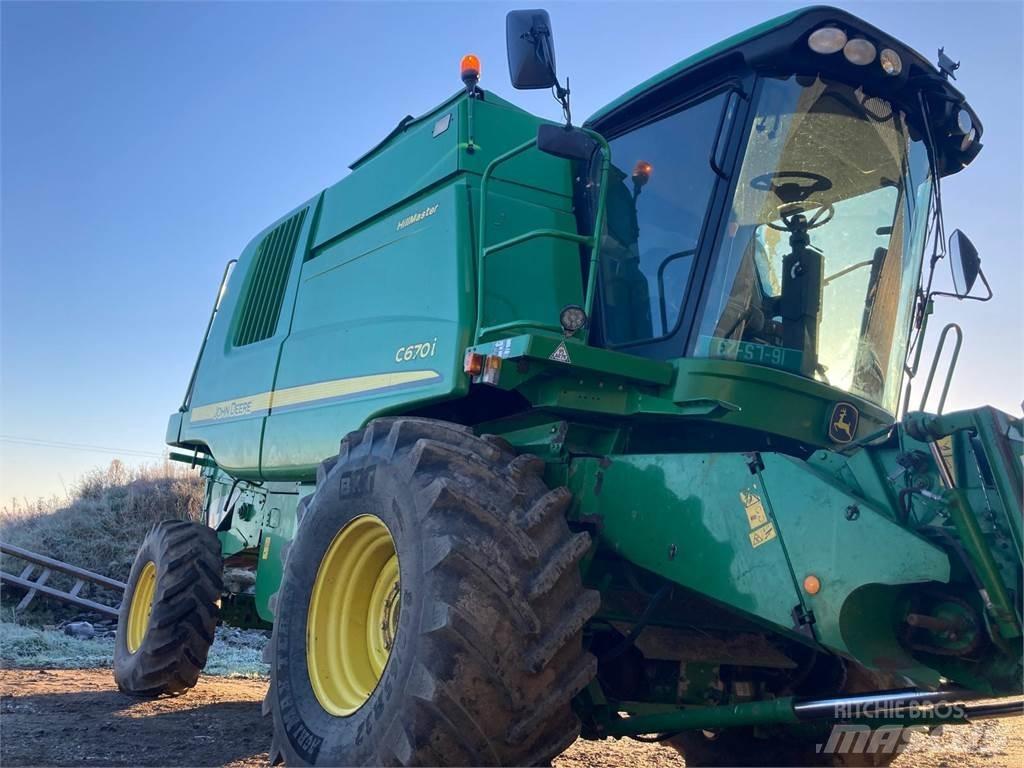 John Deere C670 Mietitrebbiatrici