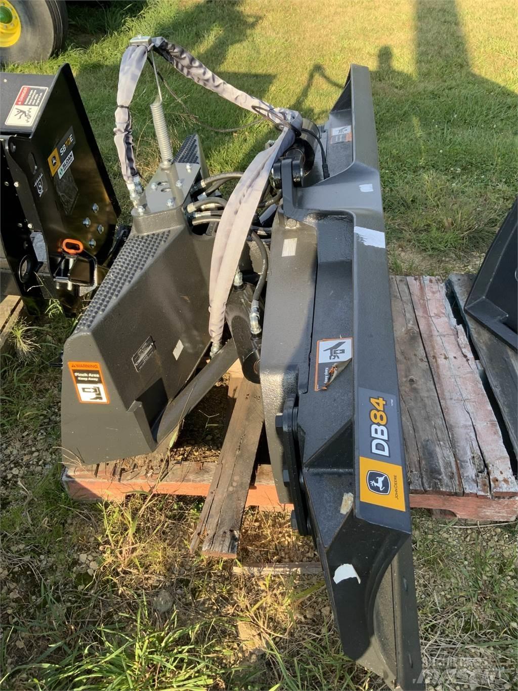 John Deere DB84 Costruzioni - Altro