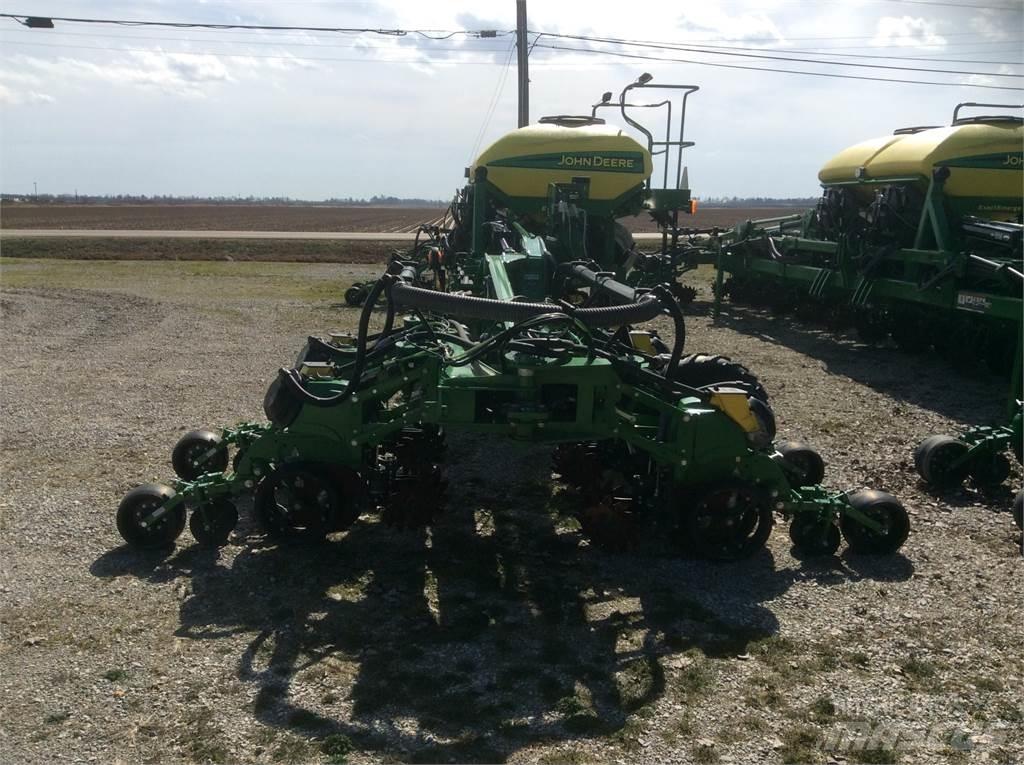 John Deere DR18 Trapiantatrici