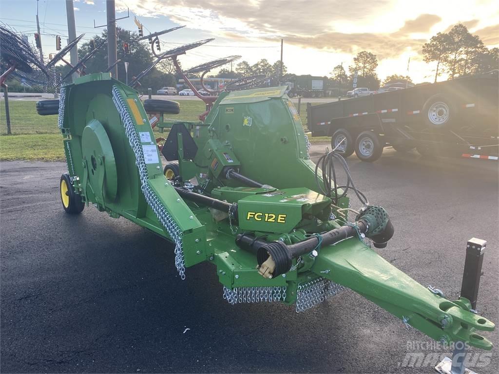 John Deere FC12E Trinciatrici, tagliatrici e srotolatrici per balle
