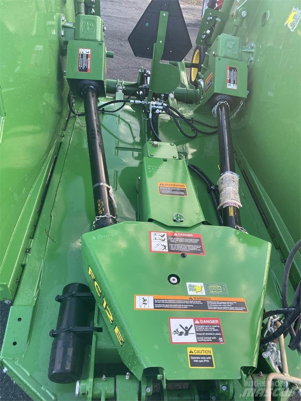 John Deere FC12E Trinciatrici, tagliatrici e srotolatrici per balle