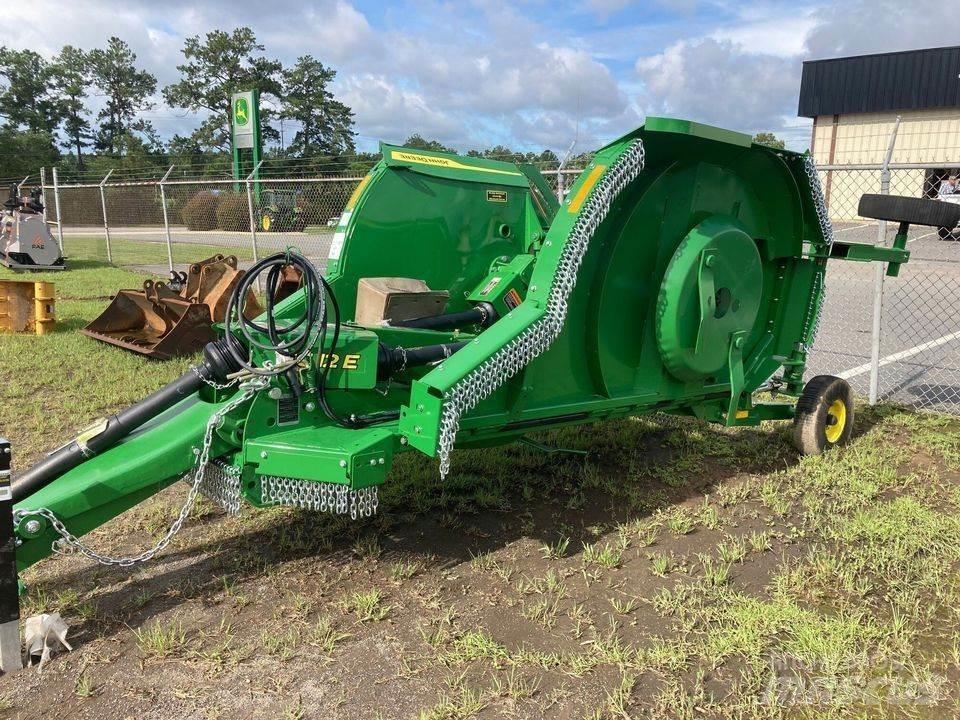 John Deere FC12E Trinciatrici, tagliatrici e srotolatrici per balle