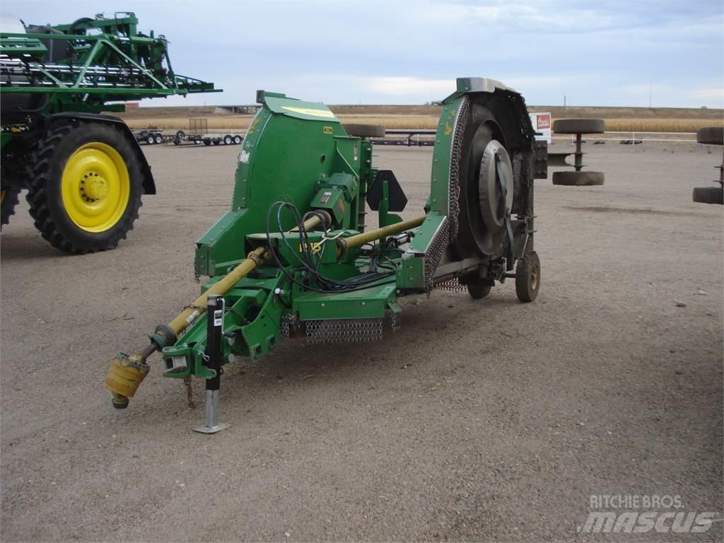 John Deere R15 Trinciatrici, tagliatrici e srotolatrici per balle