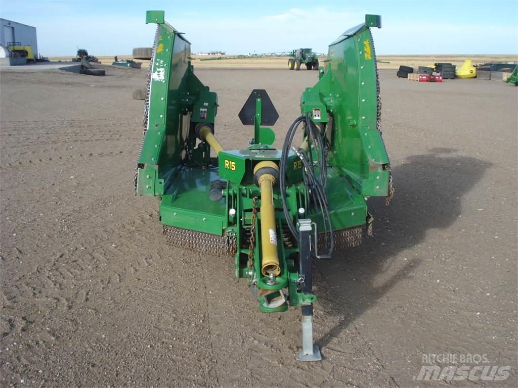 John Deere R15 Trinciatrici, tagliatrici e srotolatrici per balle