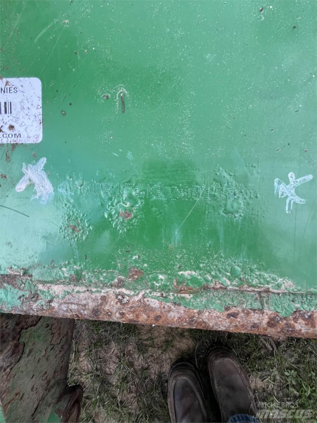 John Deere R15 Trinciatrici, tagliatrici e srotolatrici per balle