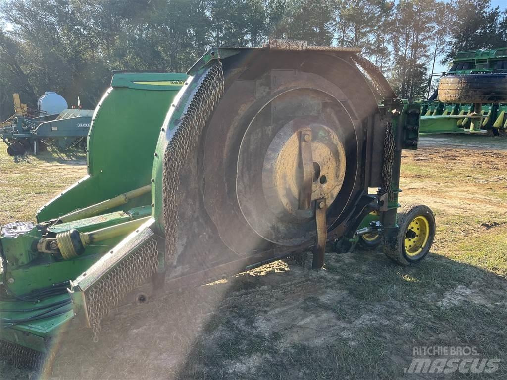 John Deere R15 Trinciatrici, tagliatrici e srotolatrici per balle