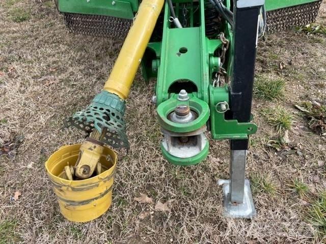 John Deere R20 Trinciatrici, tagliatrici e srotolatrici per balle