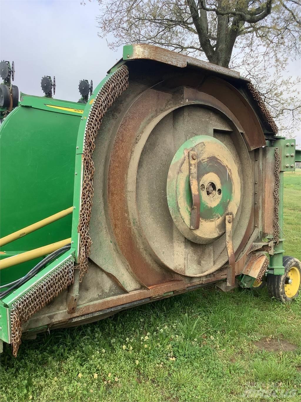 John Deere R20 Trinciatrici, tagliatrici e srotolatrici per balle