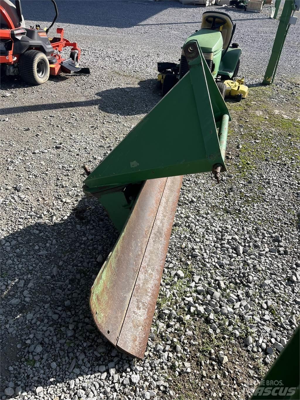 John Deere RB60 Lame spazzaneve e aratri