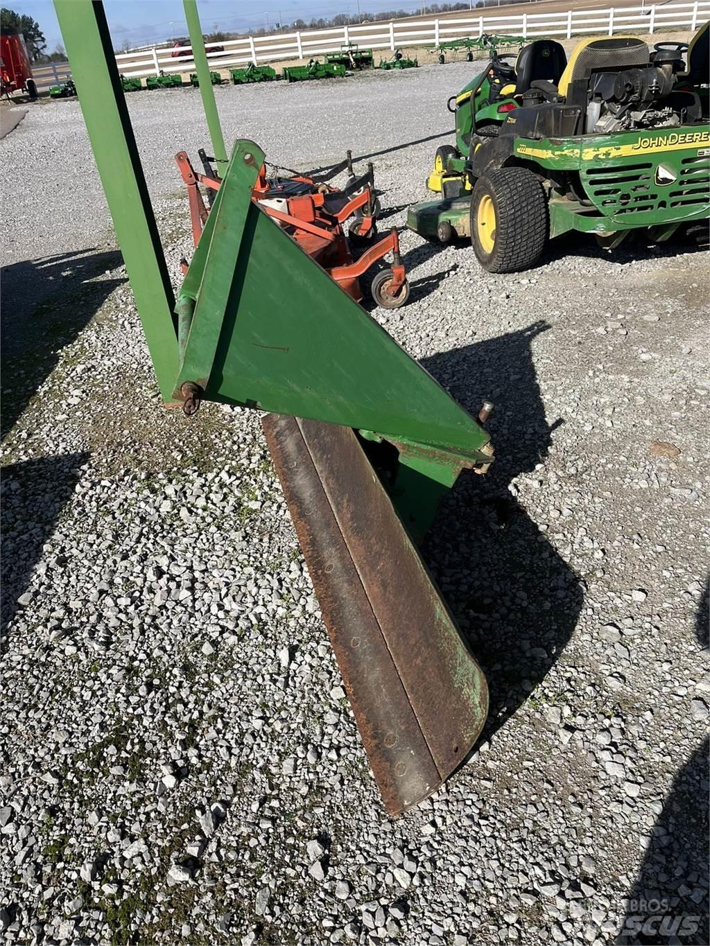 John Deere RB60 Lame spazzaneve e aratri