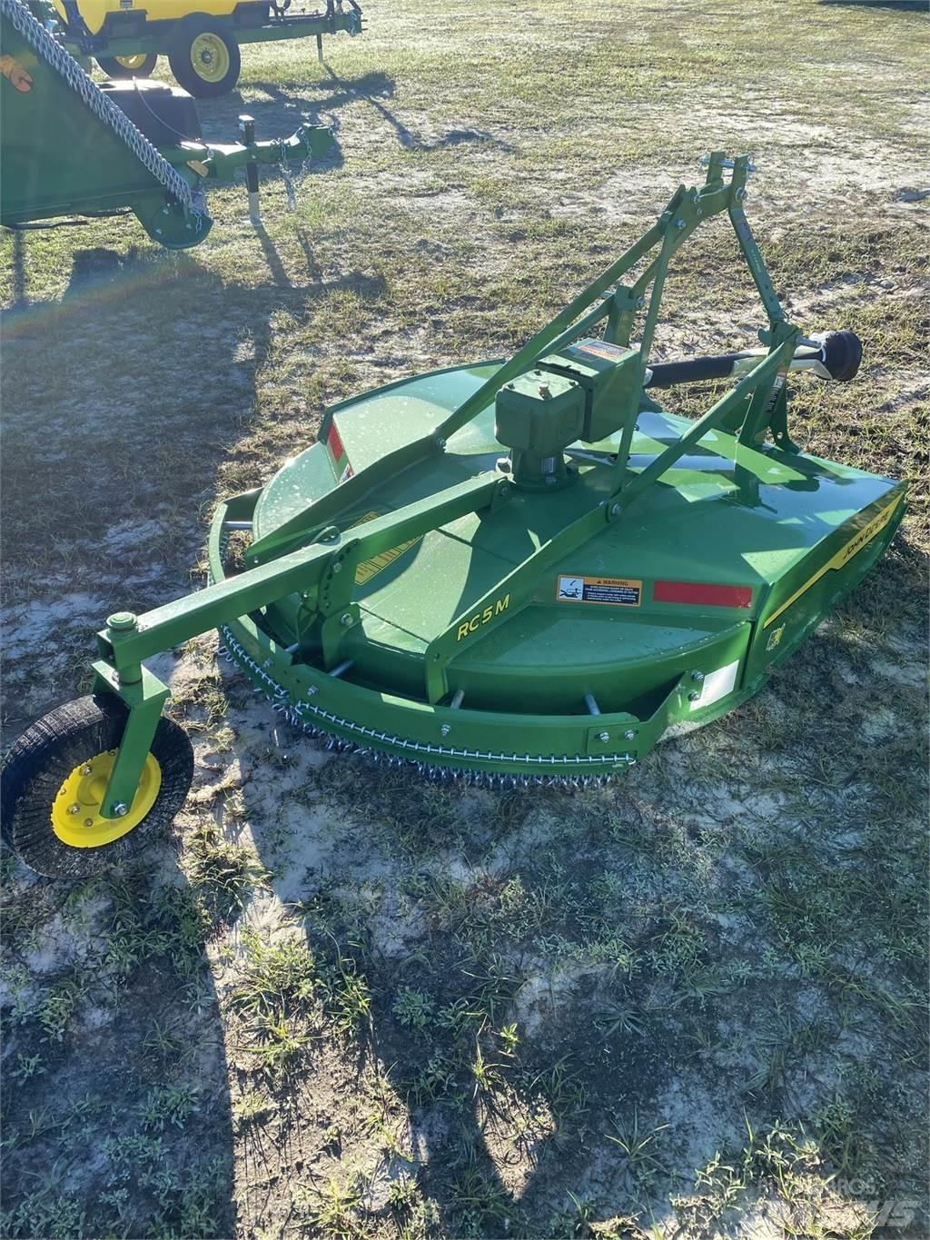 John Deere RC5M Trinciatrici, tagliatrici e srotolatrici per balle