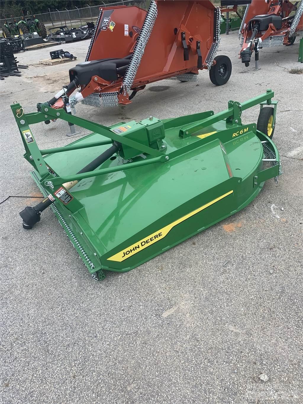 John Deere RC6M Trinciatrici, tagliatrici e srotolatrici per balle