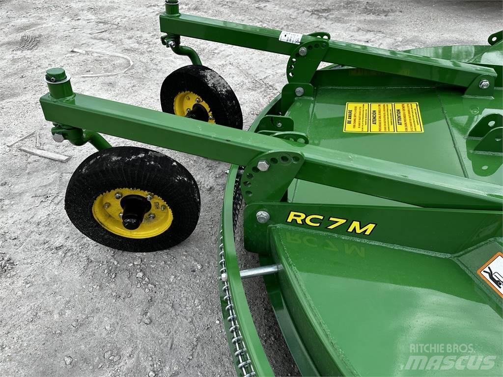 John Deere RC7M Trinciatrici, tagliatrici e srotolatrici per balle