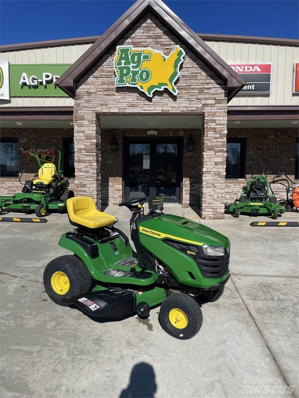 John Deere S100 Trattorini tagliaerba