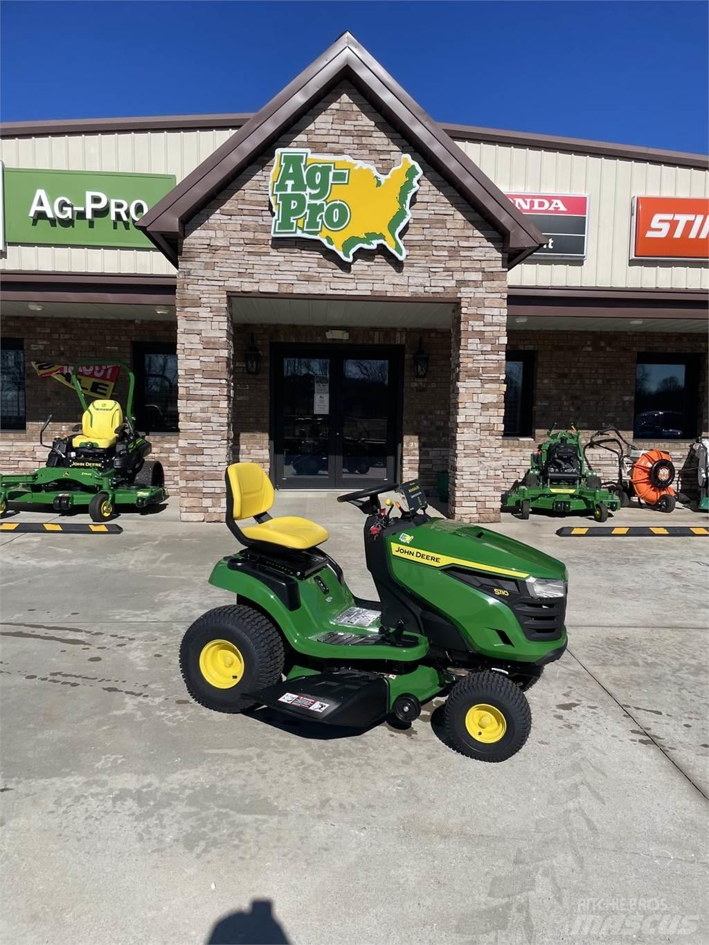 John Deere S110 Trattorini tagliaerba