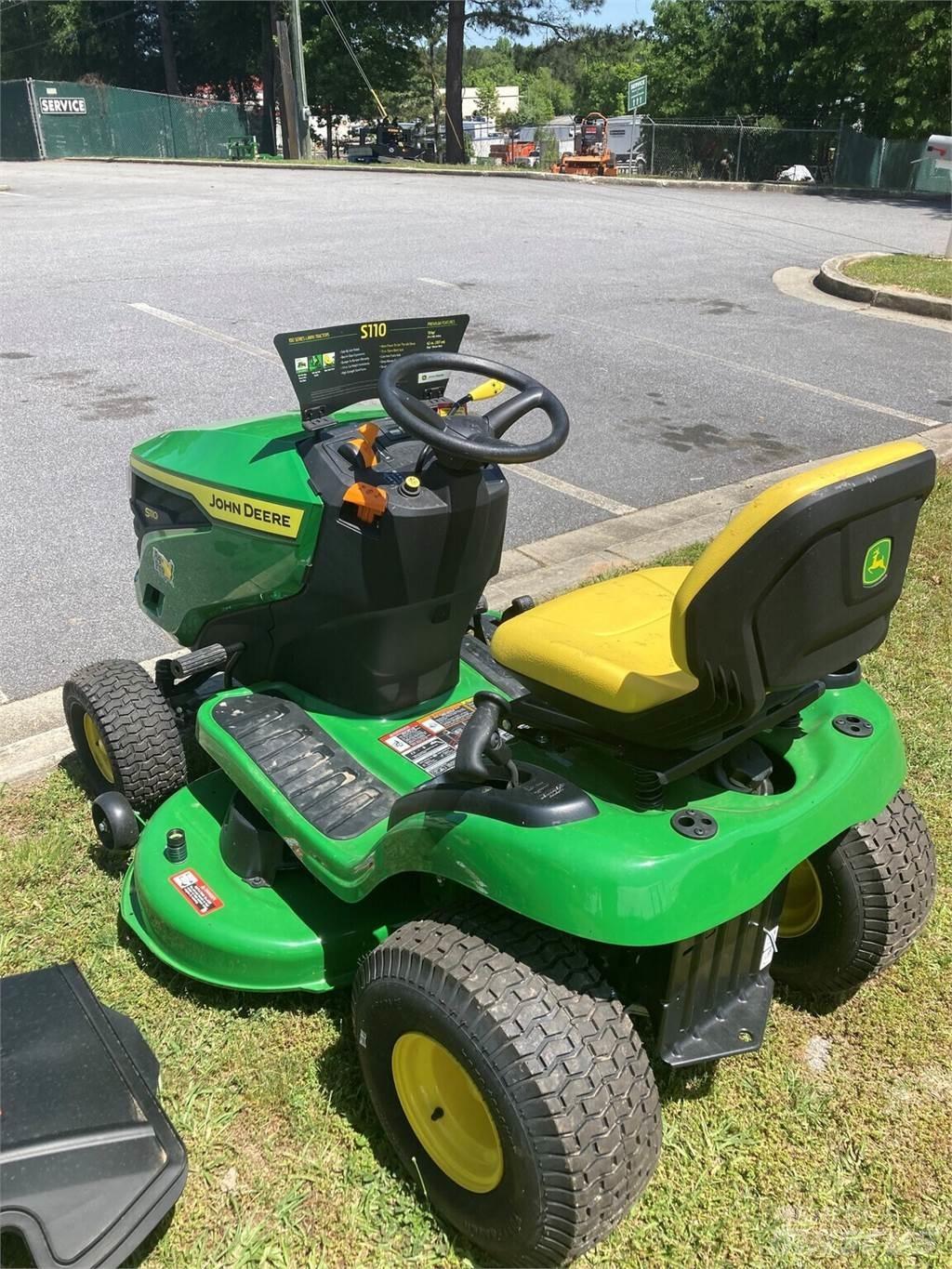 John Deere S110 Trattorini tagliaerba
