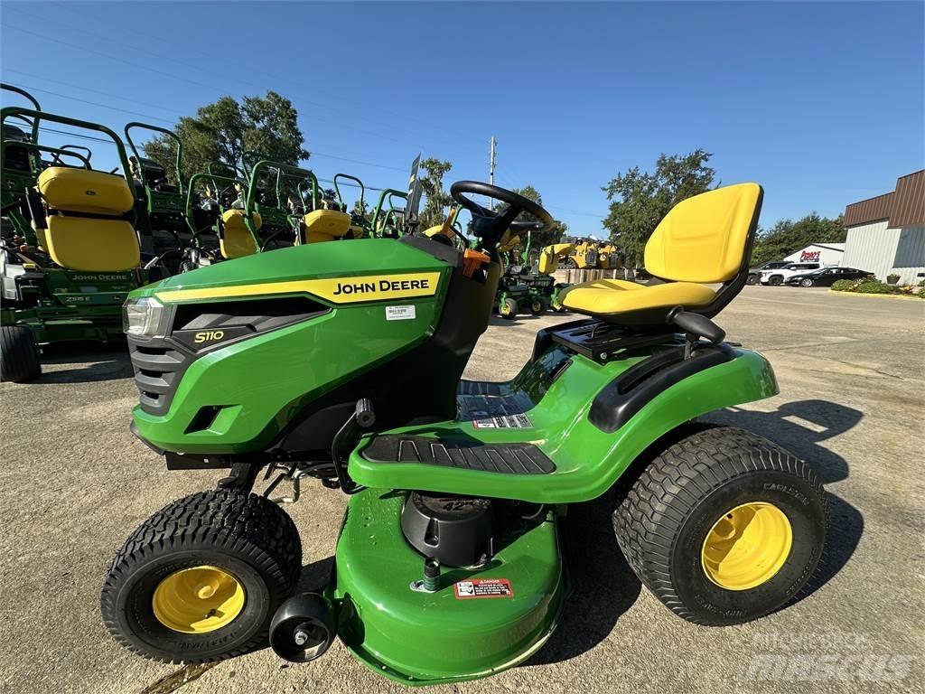 John Deere S110 Trattorini tagliaerba
