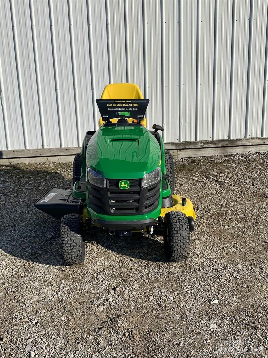 John Deere S120 Trattorini tagliaerba