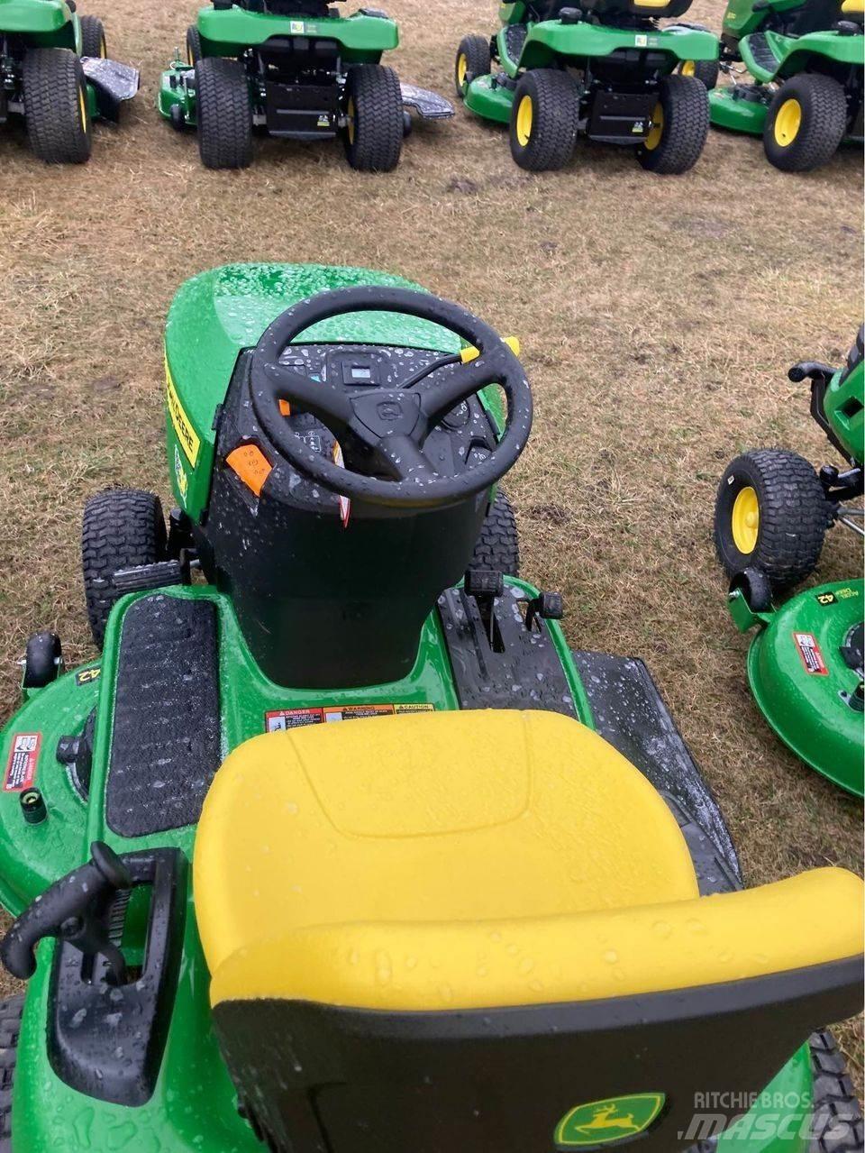 John Deere S120 Trattorini tagliaerba
