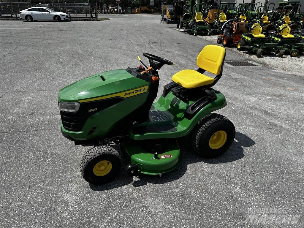 John Deere S120 Trattorini tagliaerba