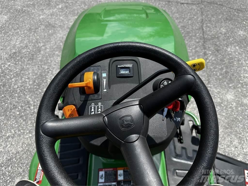 John Deere S120 Trattorini tagliaerba