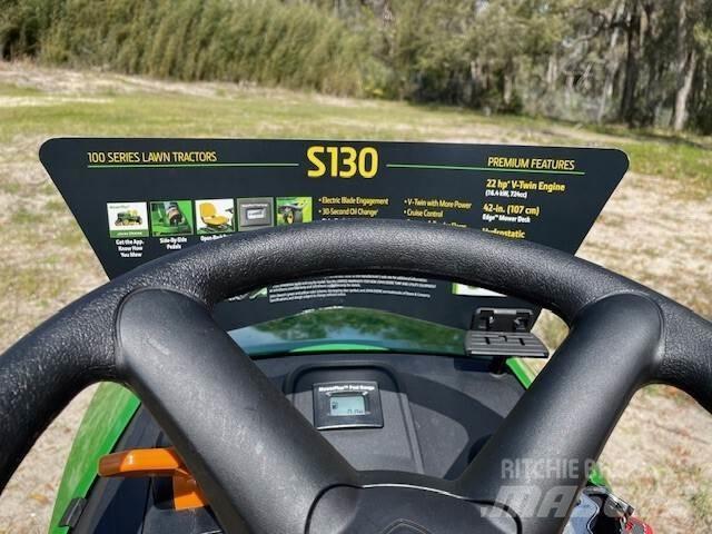 John Deere S130 Trattorini tagliaerba